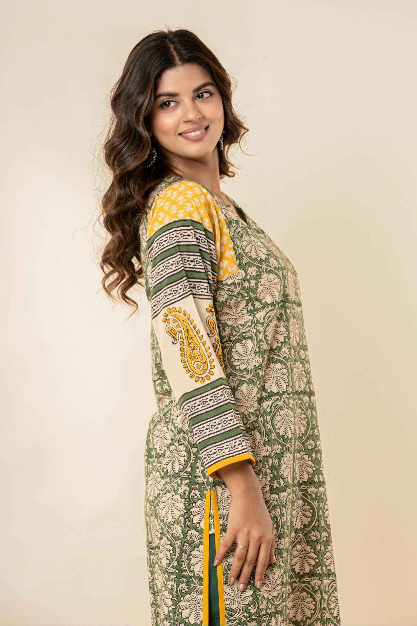 Women’s Printed Straight Kurta with Pants – Green & Mustard
