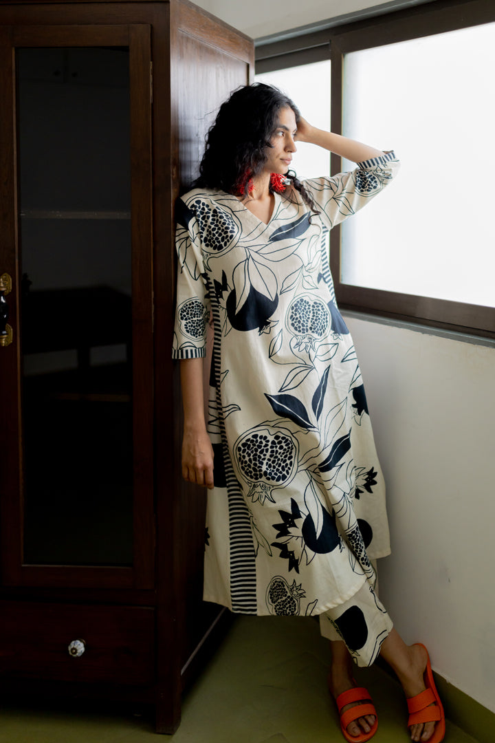 Printed Straight Kurta with Pants Set