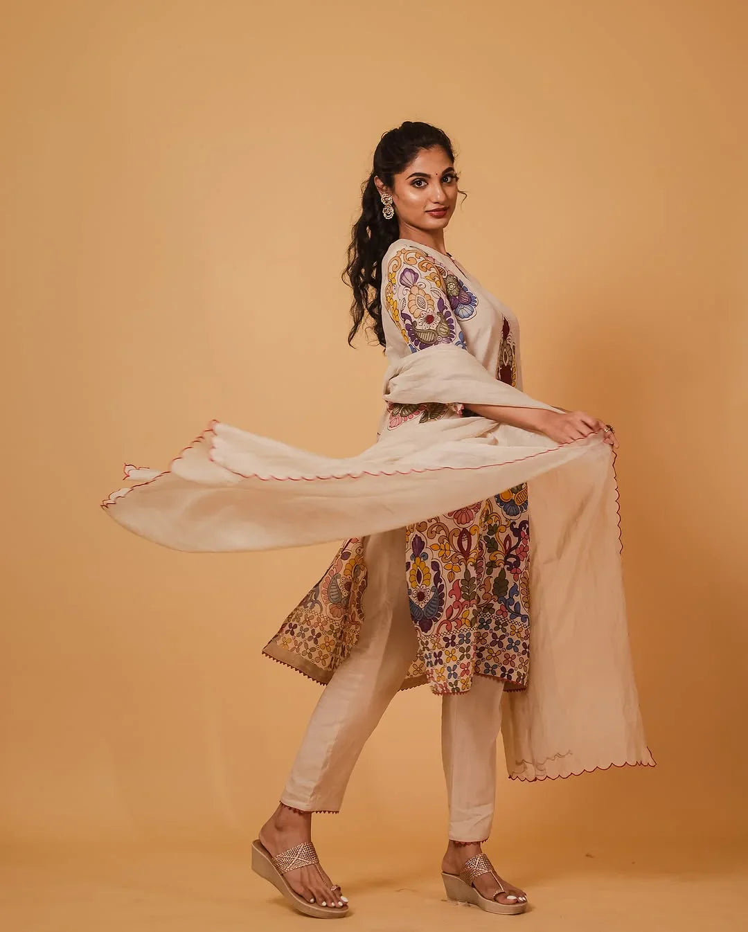 Vibrant Kalamkari Floral Cotton Kurta Set Beige with Multicolor Design & Coordinated Dupatta